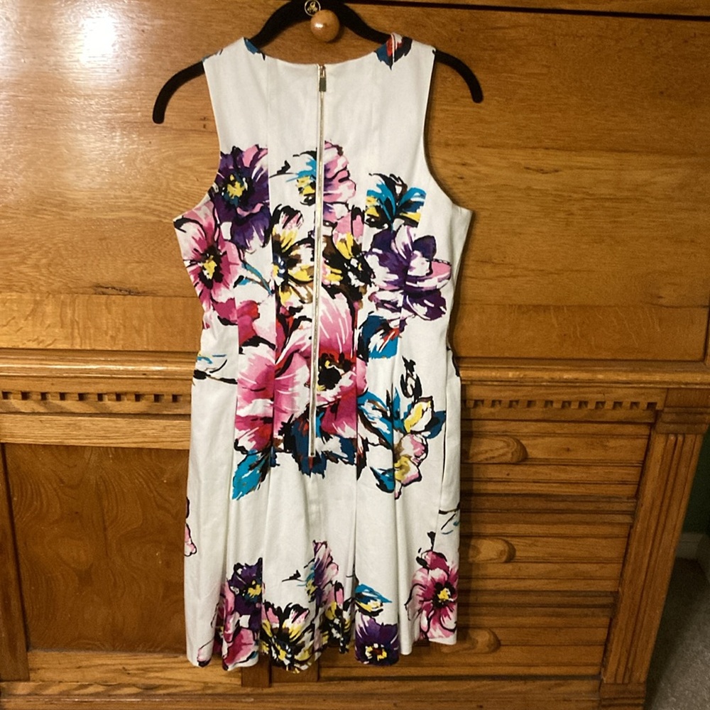 Vince Camuto Sleeveless Floral Fit & Flare Cocktail Dress - Picture 2 of 14
